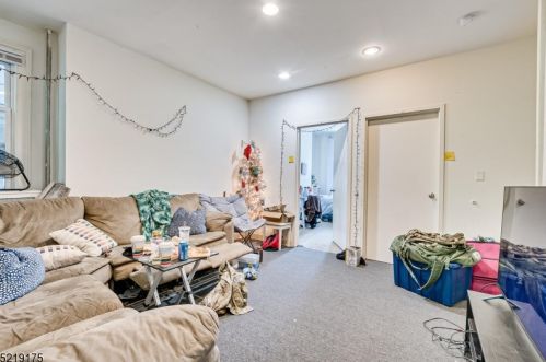 167 Hamilton St, New Brunswick NJ 08901-1806 exterior