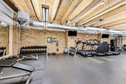 1040 Adams St, Chicago IL  60607-2912 exterior