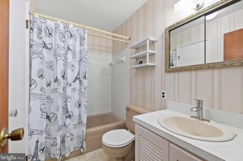 7902 Ashton St, Alexandria VA 22309-1341 exterior