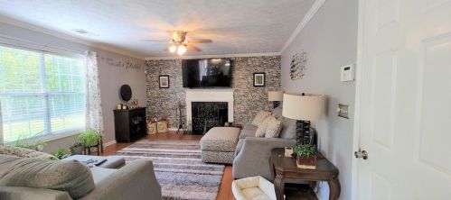 2260 Harmony Lk Cir, Lithonia GA exterior