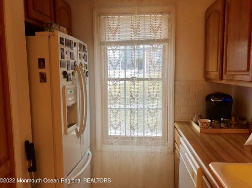 62 Percival Ct, Old Bridge NJ  08857-3211 exterior