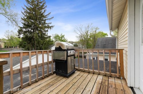 20 Huffman St, Naperville IL 60540-4924 exterior