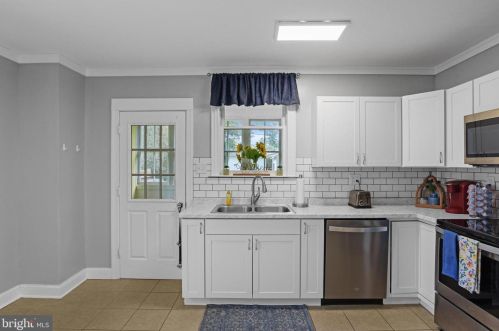 269 High St, Hummelstown PA 17036-1908 exterior