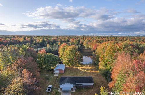 431 Mount Garfield Rd, Meskegon, MI 49441-6023