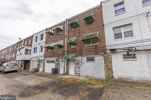 321 Mulberry St, Darby PA 19023-1718 exterior