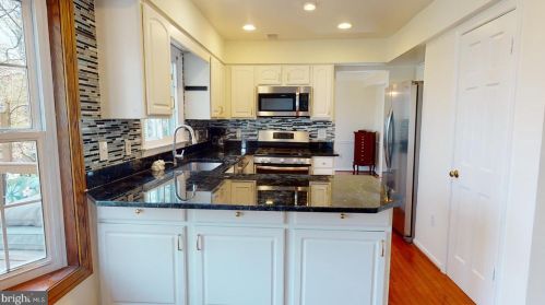 6213 Gentle Ln, Alexandria, VA 22310-2260