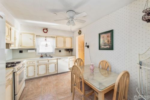 254 Randolph St, Carteret NJ 07008-2250 exterior