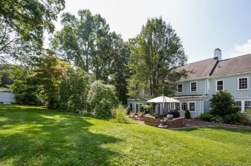 33 Bettswood Rd, Norwalk CT 06851-5123 exterior