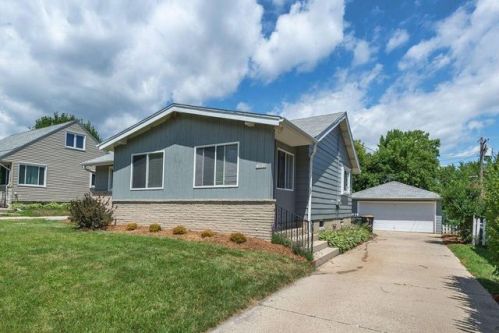 10926 Michigan St, Milwaukee, WI 53226-3706