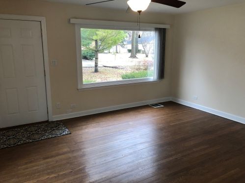 2823 Forest Ln, Waukegan, IL 60087-2836