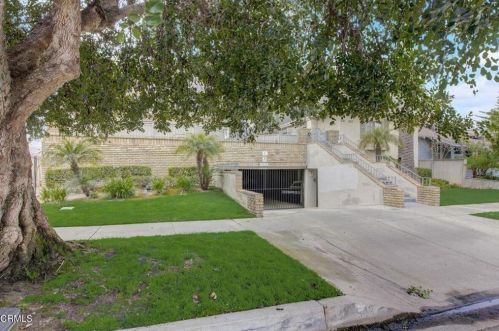 553 E St, Oxnard CA 93030-6983 exterior