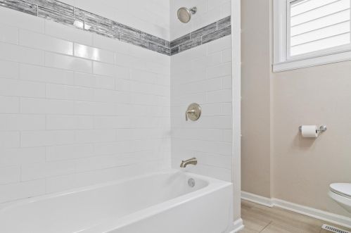 2812 8th St, Milwaukee WI 53215-3933 exterior