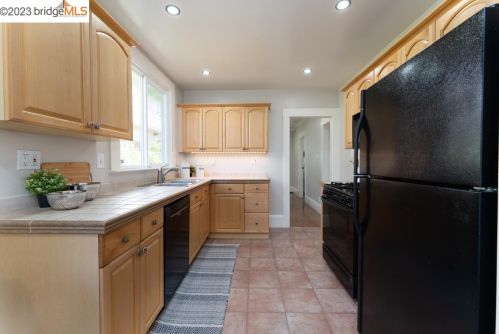 1505 Russell St, Berkeley CA 94705-2334 exterior