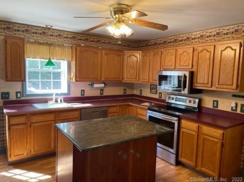 20 Frd Ln, Torrington CT 06790-7402 exterior