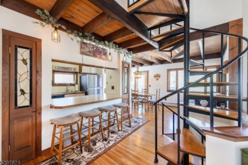 438 Shore Trl, Sparta NJ  07871-1427 exterior