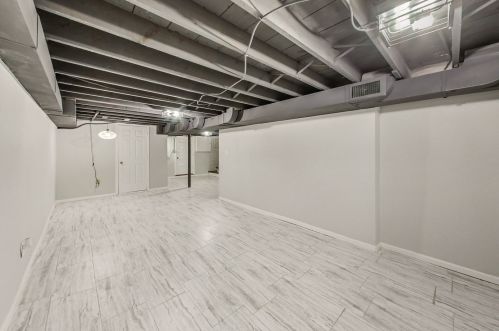 6878 Lehigh Ave, Chicago IL  60646-1406 exterior