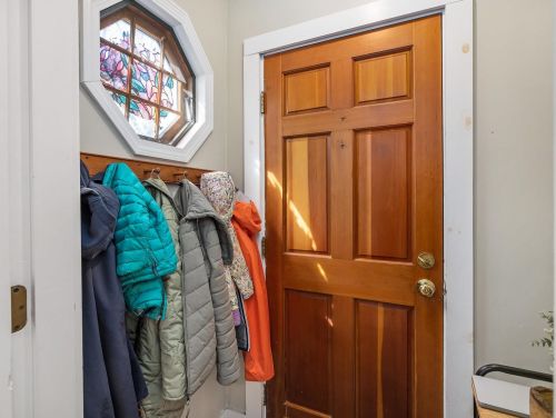 9 Arch St, Dover NH 03820-3627 exterior