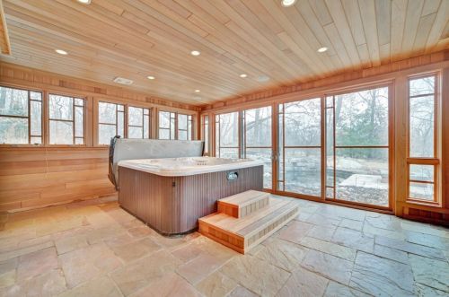 7611 Oakridge Ct, Bull Valley IL 60012-1600 exterior