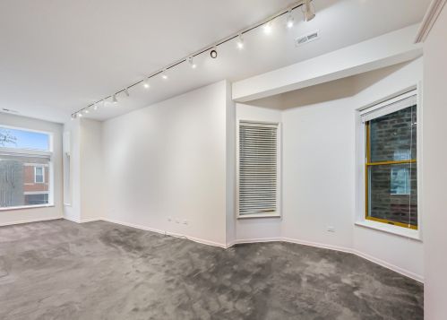 1112 Damen Ave, Chicago IL 60622 exterior