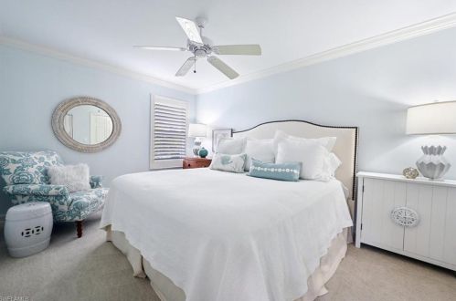 5631 Lago Villaggio Way, Naples FL 34104-5739 exterior