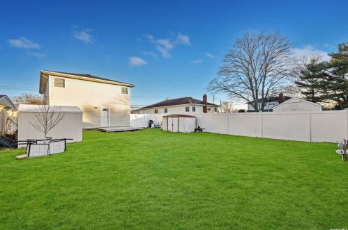 164 Belmont Ave, Babylon NY  11704-5229 exterior