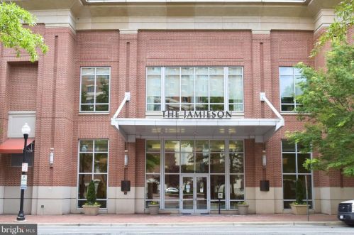 2050 Jamieson Ave, Alexandria VA  22314-6824 exterior