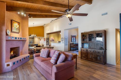 6822 Table Mtn Rd, Tucson AZ 85718-1328 exterior