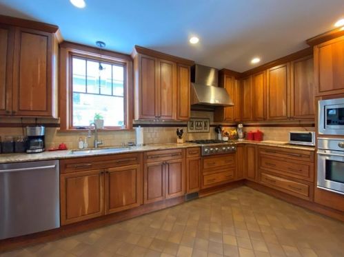 215 Swissvale Ave, Pittsburgh PA 15221-2404 exterior