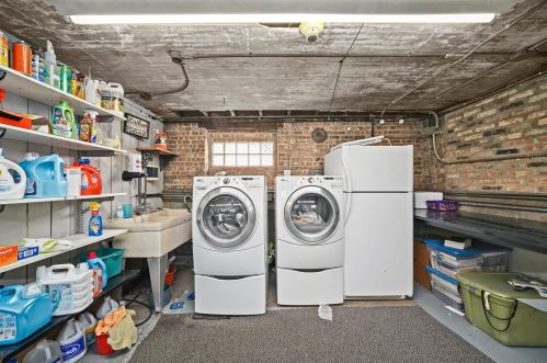 2321 Walton St, Chicago IL 60622-4817 exterior