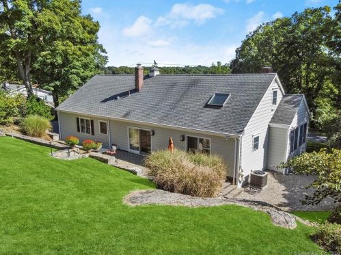 13 Hickory Dr, Greenwich CT 06831-4916 exterior