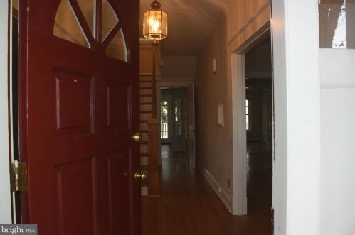 204 Myrtle St, Alexandria VA  22301-2427 exterior