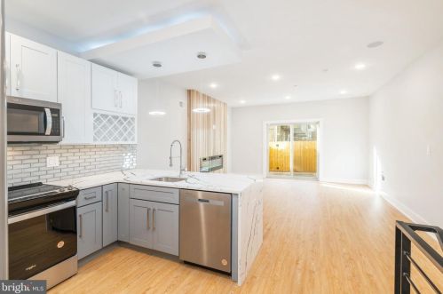 1720 22nd St, Philadelphia PA 19145-1943 exterior