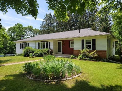 7 Longview Ave, Ware, MA 01082-9713