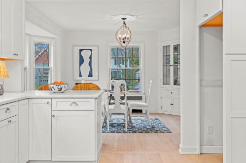 5110 Shoreland Ave, Milwaukee WI  53217-5541 exterior