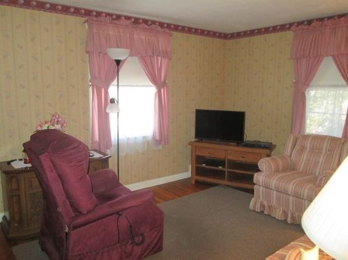 11 Glendale St, Chicopee MA 01020-3518 exterior