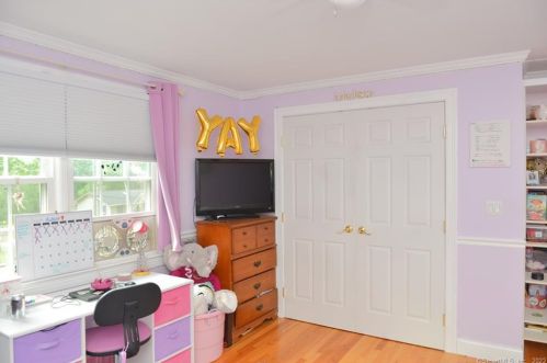 95 Mountain View Dr, Torrington CT 06791-1120 exterior