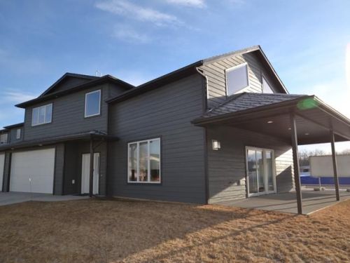 1333 Bayview Ct, Bismarck ND  58504-7086 exterior