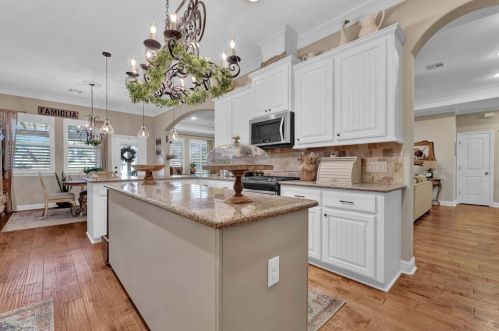 8702 Malardcrest Dr, Humble TX 77346-8106 exterior