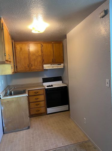 521 Clark St, Turlock CA 95380-5875 exterior