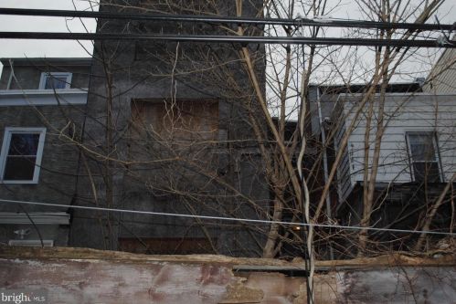 3824 Girard Ave, Philadelphia PA 19130-1625 exterior