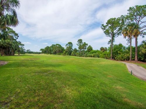 441 Fairway Lndg, Fort Pierce FL  34986-2168 exterior