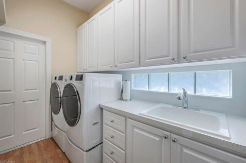 2992 Gilford Way, Naples FL 34119-7523 exterior