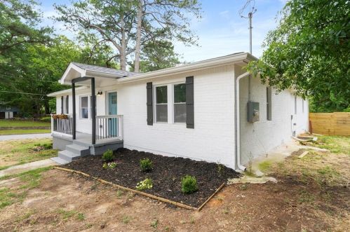 2288 Baker Rd, Atlanta, GA 30318-6265