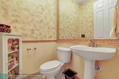 7648 New Holland Way, Boynton Beach FL 33437-6342 exterior