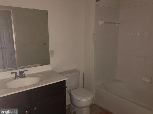 832 Warren St, Trenton NJ 08608-1307 exterior