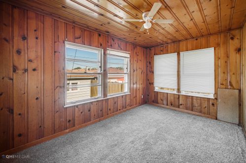 7944 Whipple St, Chicago IL 60655-2215 exterior