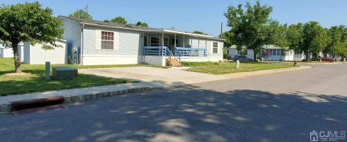 17 Emerson Rd, New Brunswick, NJ 08902-3421