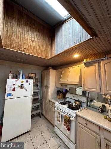 2160 Cumberland St, Philadelphia PA 19125-2245 exterior