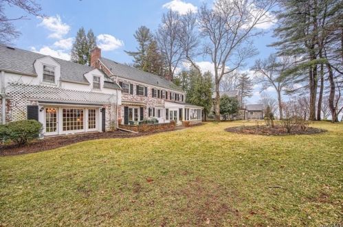 67 Creighton Ln, Briarcliff NY 10510-2408 exterior