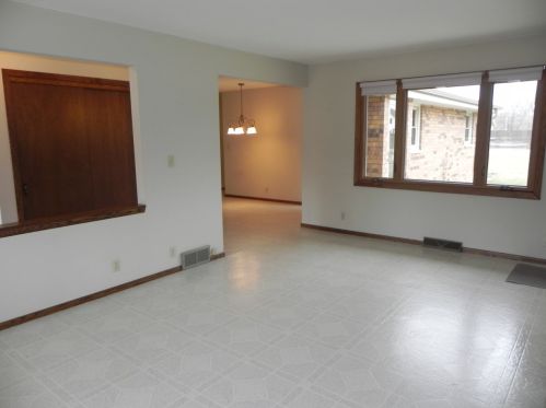 4845 82nd St, Milwaukee WI  53220-4217 exterior